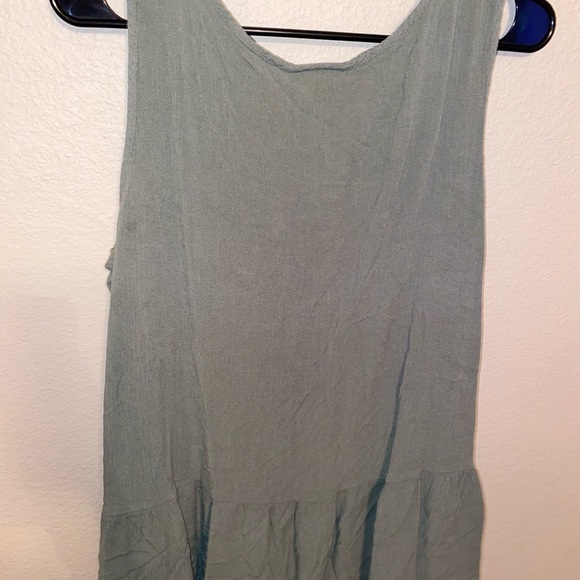 Woman’s Top - Picture 3 of 3